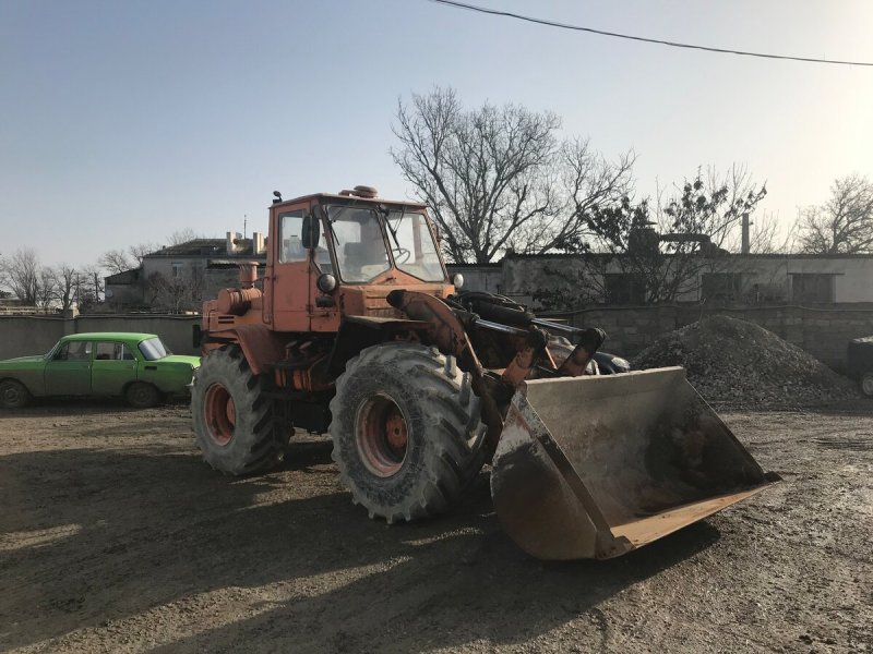 Погрузчик фронтальный т-156б-09-03