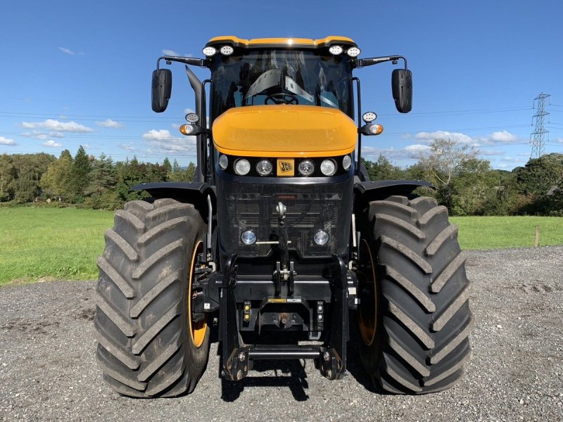 JCB Fastrac 8330