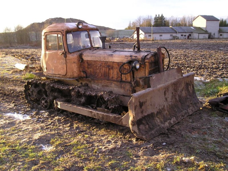 ДТ-75 трактор гусеничный