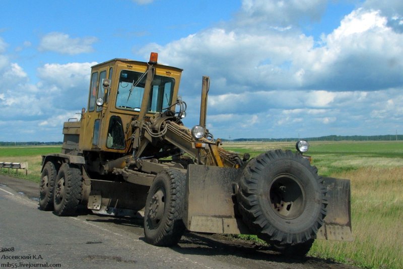 Автогрейдер ДЗ-122 старый