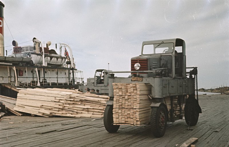 Т-140 портальный автолесовоз