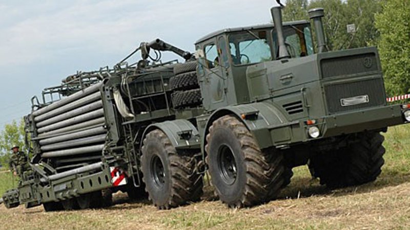 Военный трактор Кировец