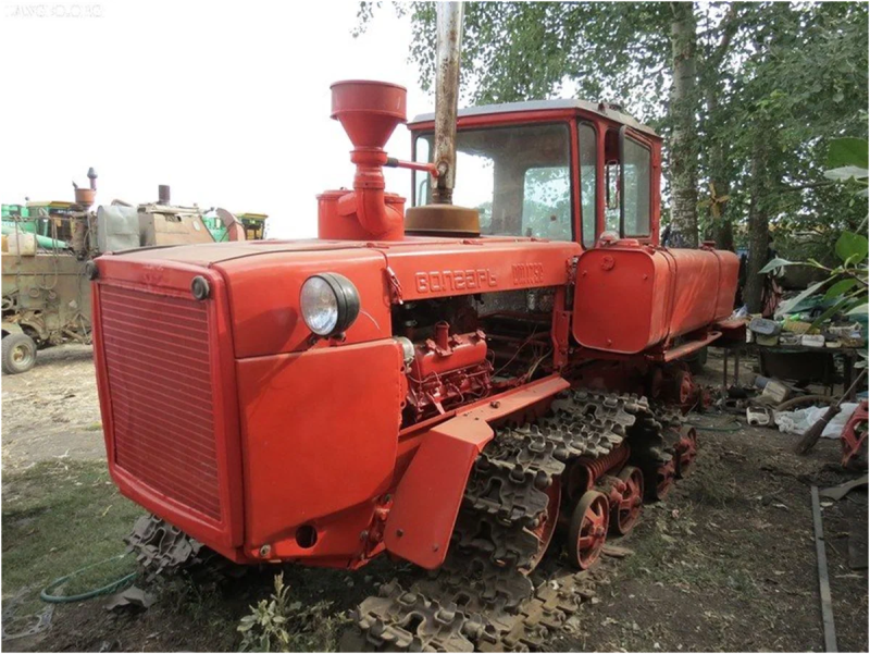 Трактор ДТ-175 Волгарь