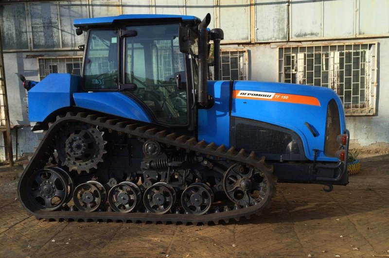 Гусеничный трактор Агромаш тг-150