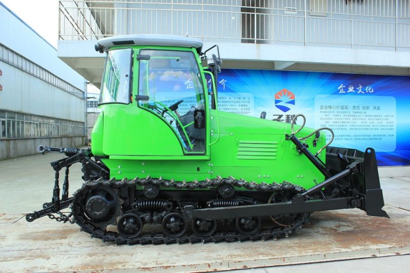 Гусеничный трактор АТ-155д