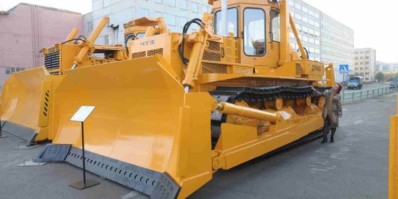 ЧТЗ бульдозер ДЭТ-400м