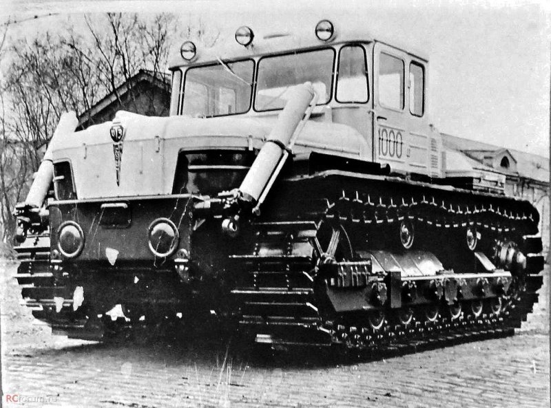 ДЭТ-250 гусеничный трактор