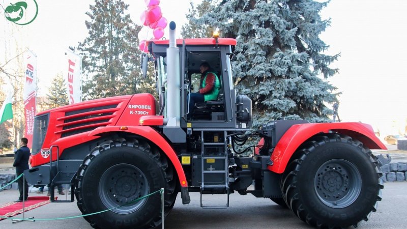 Кировец 739