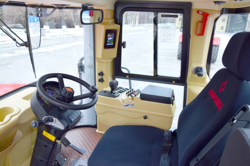 Кировец к 525 кабина