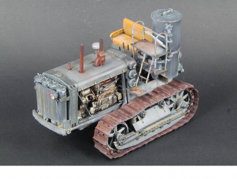 Trumpeter 05538 трактор ЧТЗ С-65 "Сталинец" 1/35