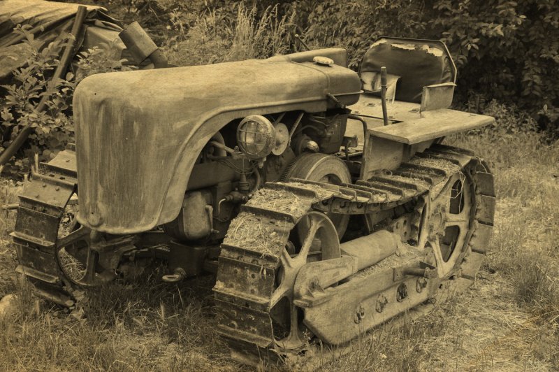 Гусеничный трактор 1920