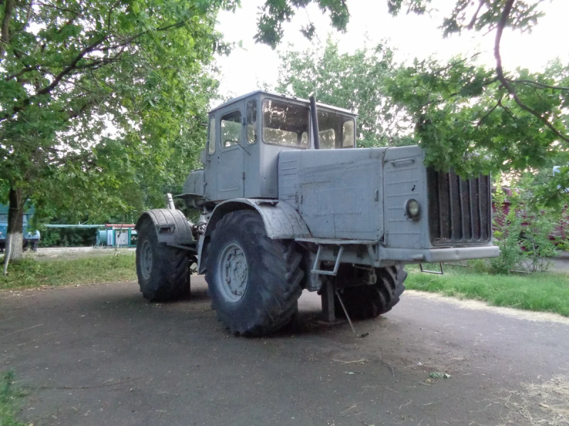 Кировец к-700 старый