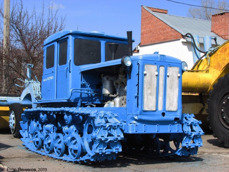 Т-74 гусеничный трактор