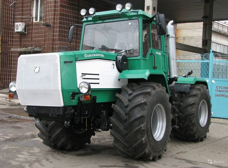 Трактор ХТА 220