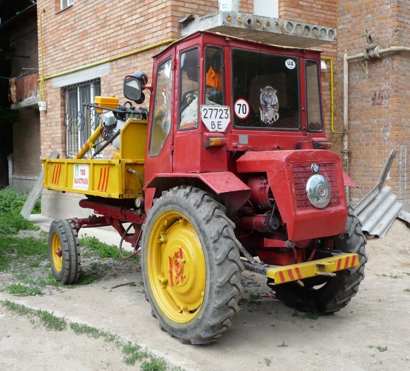Трактор шасси т-16