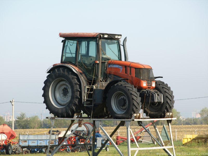Кировец Terrion 3180