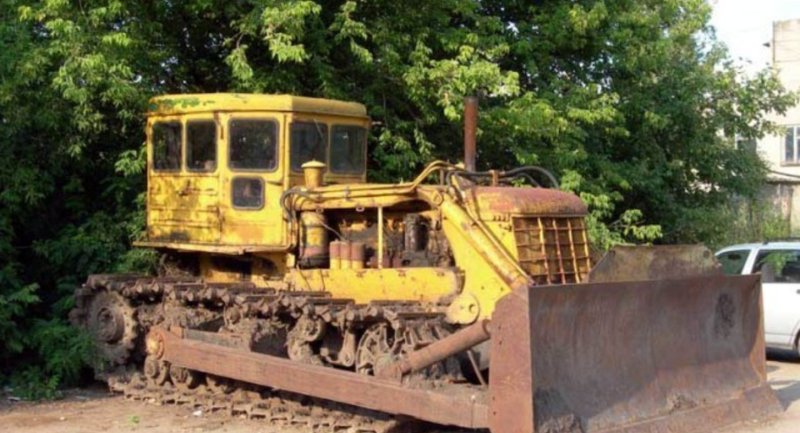 Т-180 бульдозер