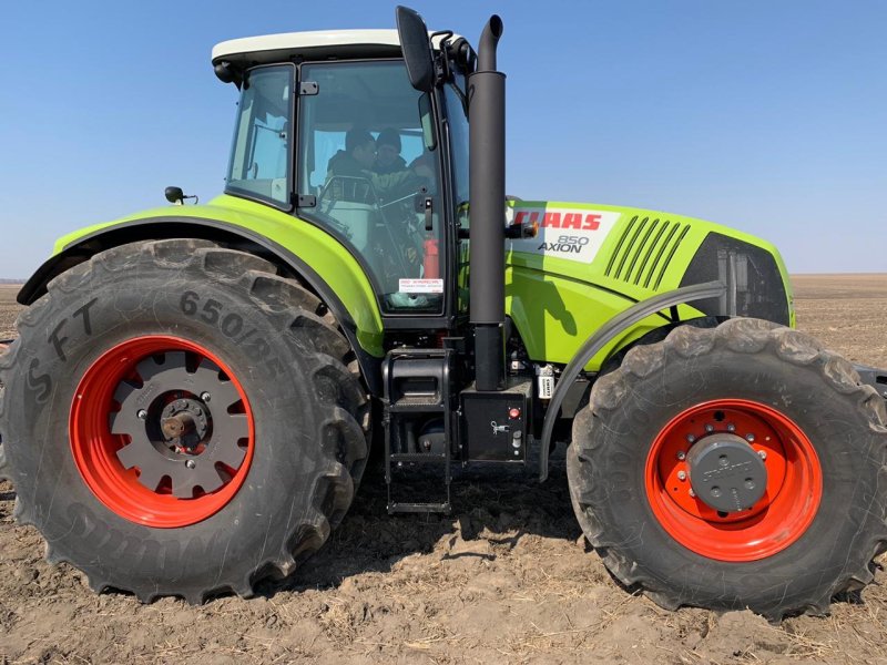 CLAAS Axion 850