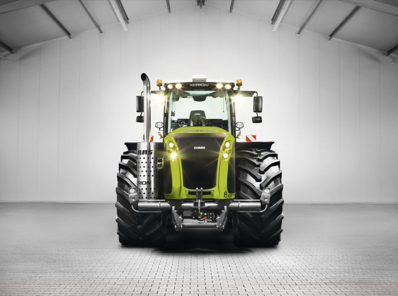 CLAAS Xerion спецтехника