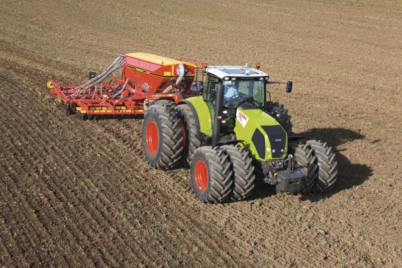 CLAAS Axion 850
