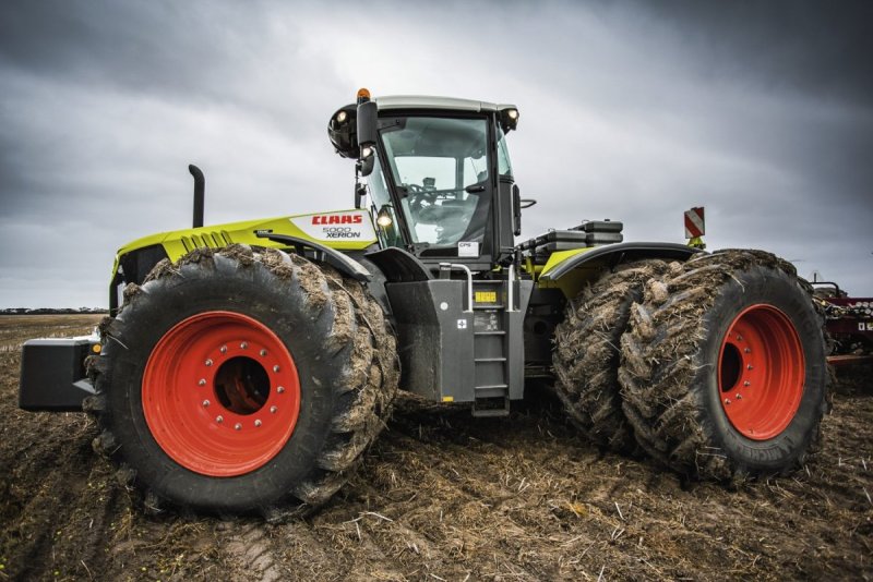 Трактор CLAAS Xerion