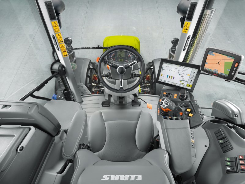 CLAAS Axion 950 кабина