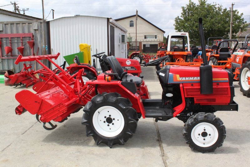 Японский трактор Yanmar