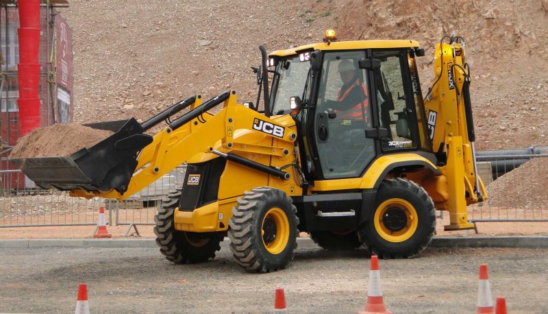 Экскаватор погрузчик JBC 3cx