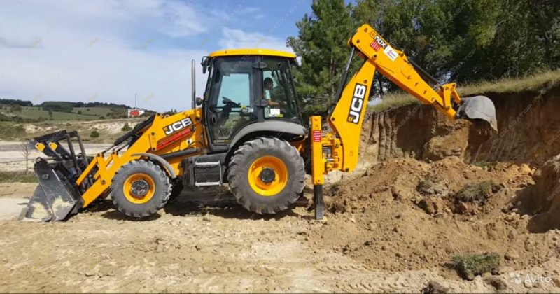 Экскаватор-погрузчик JCB 4cx копает