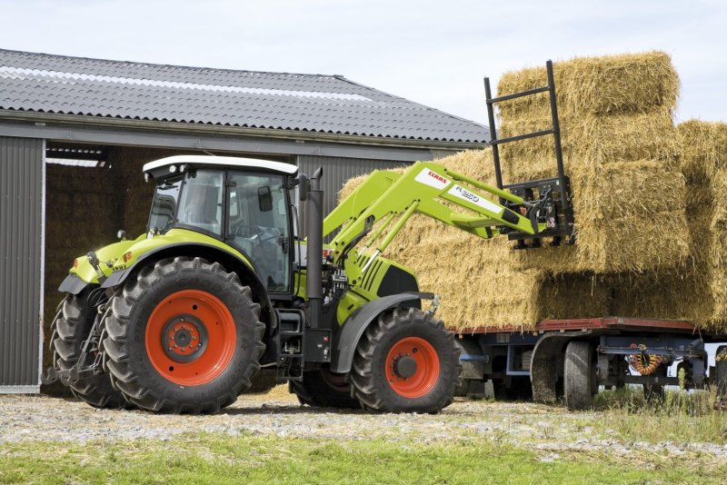 CLAAS Axion 850