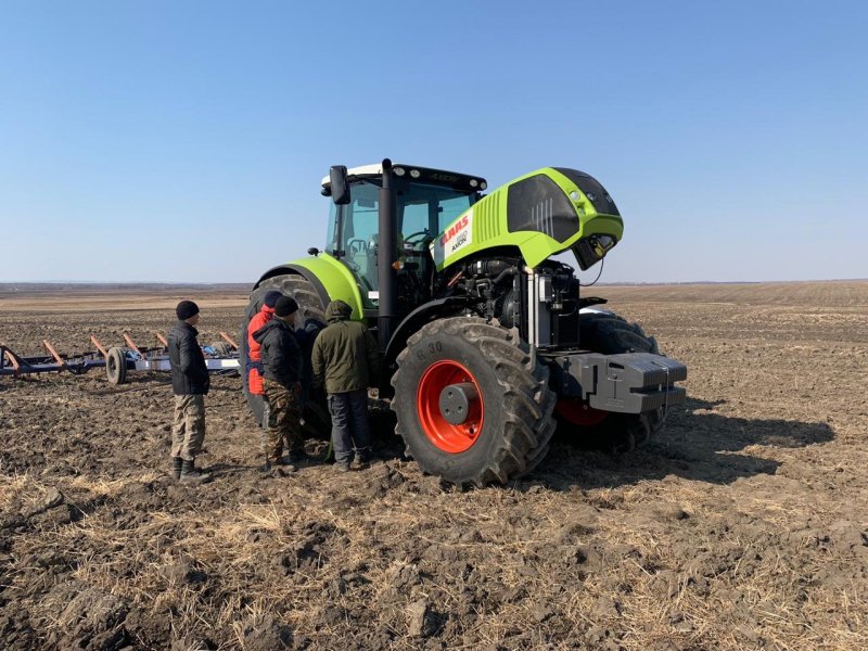 Трактор Axion 850