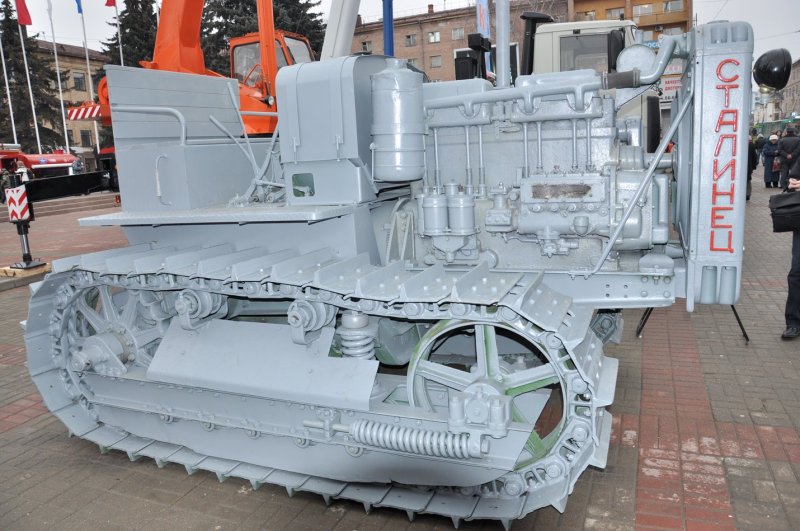Сталинец-65 трактор