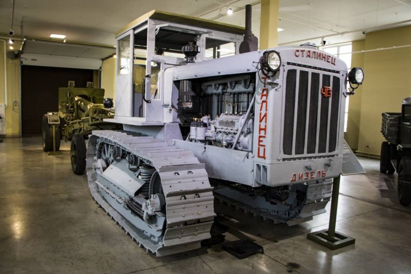 Сталинец-65 трактор