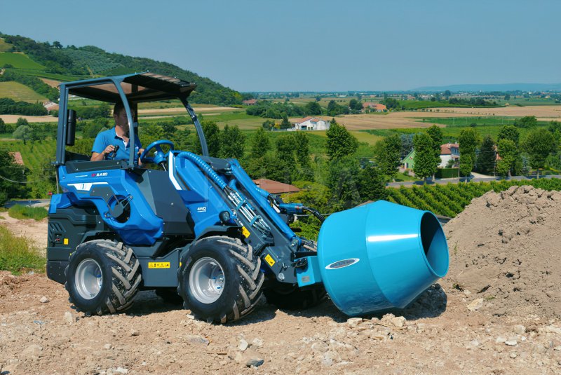 Мини погрузчик MULTIONE 7.3 SD
