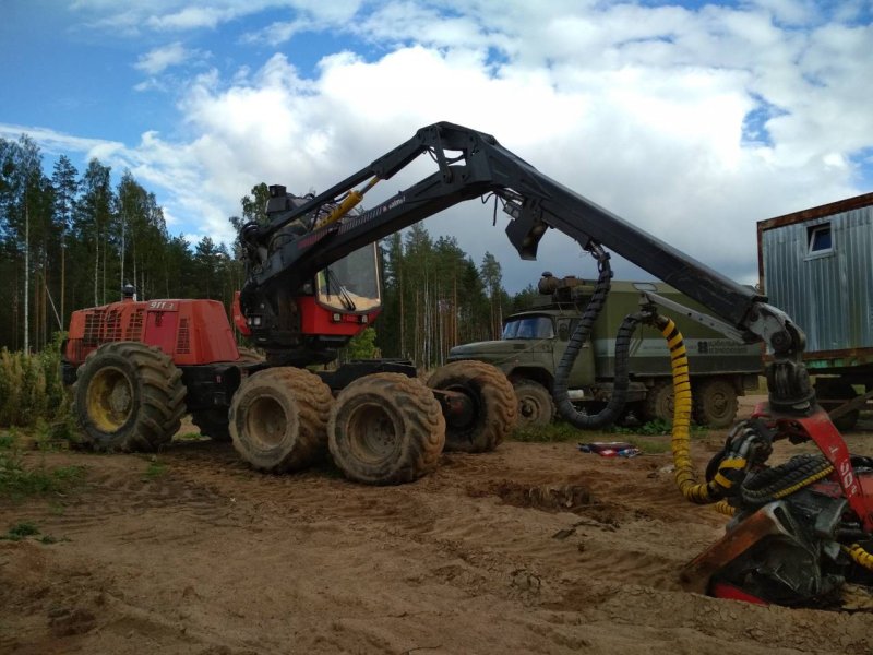 Komatsu Valmet 911