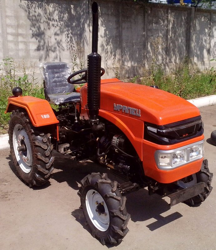 Трактор Уралец 160
