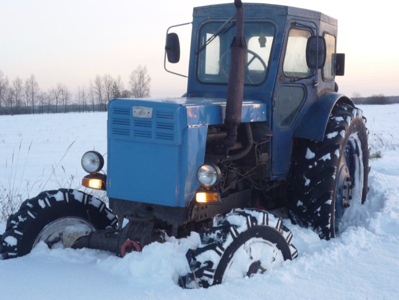 Т-40 трактор зима
