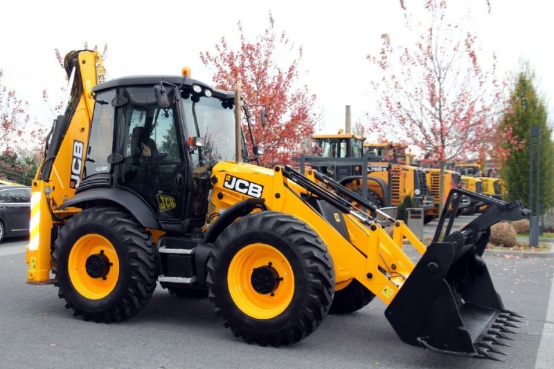 Трактор JCB 4cx