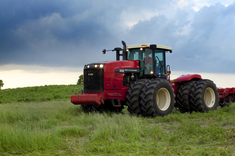Трактор Buhler versatile 2375