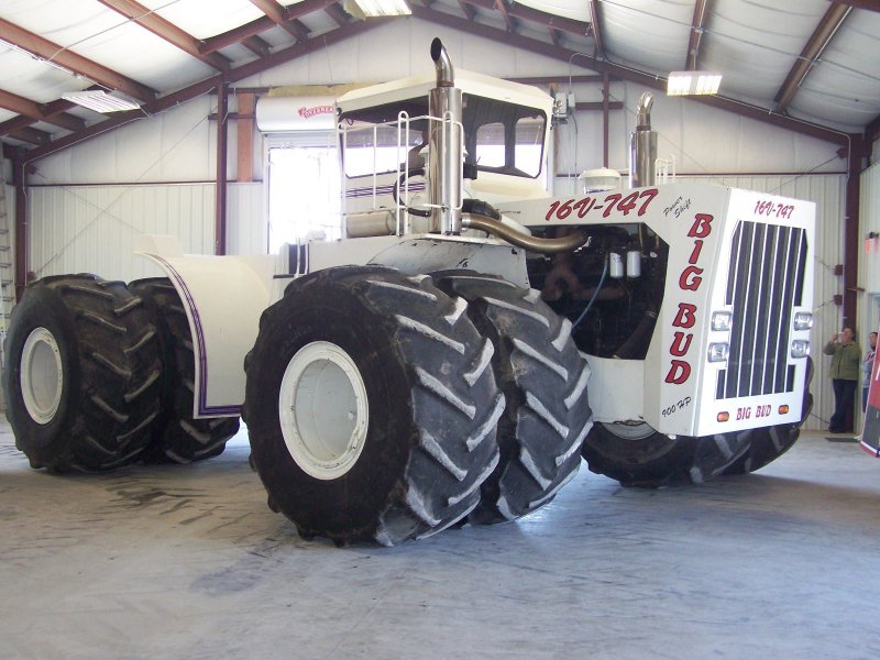 Big Bud 16v-747