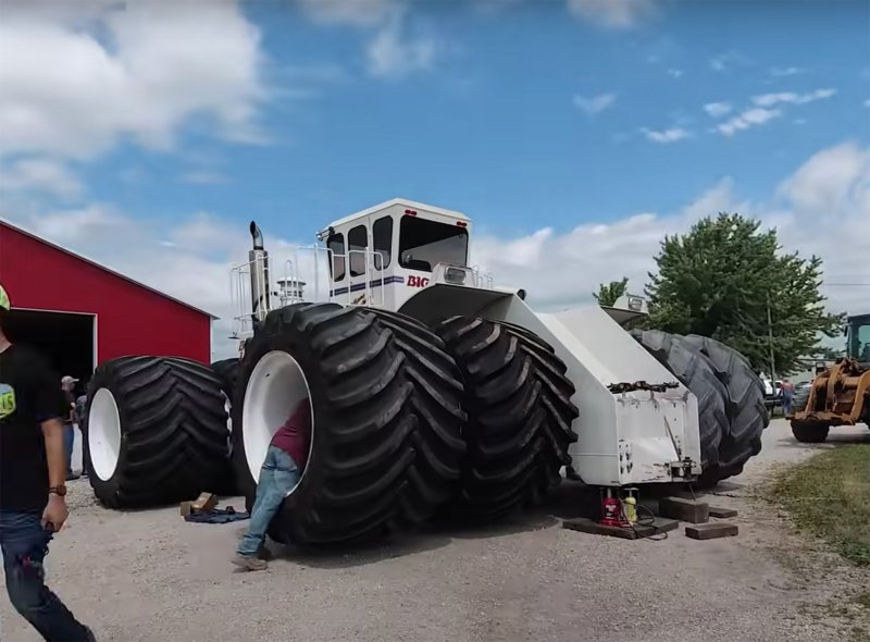 Big Bud 16v-747