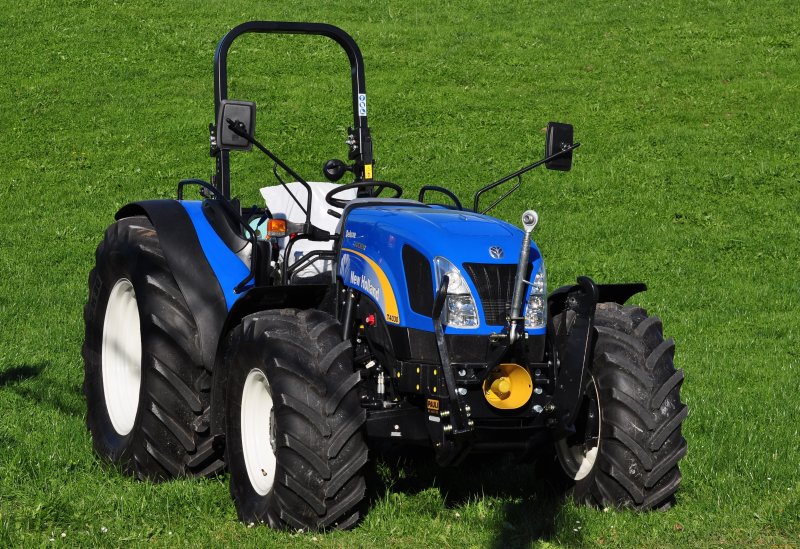 Трактор New Holland t4030