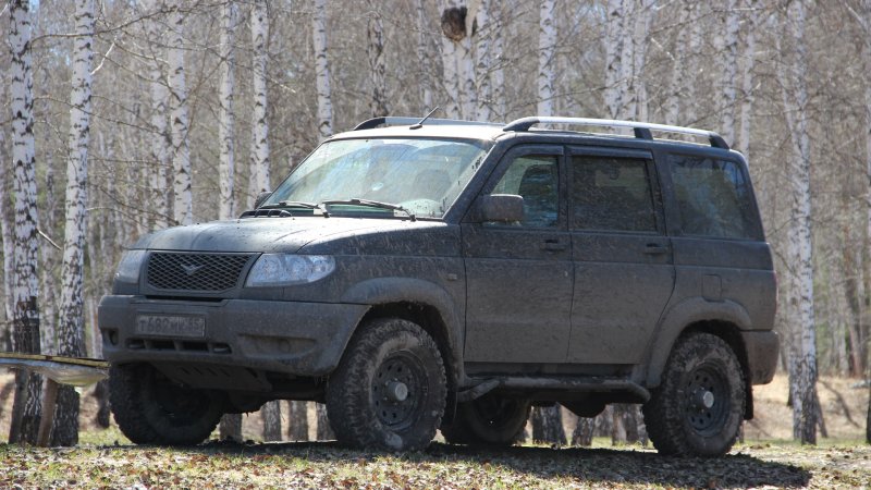 УАЗ Патриот вид сбоку