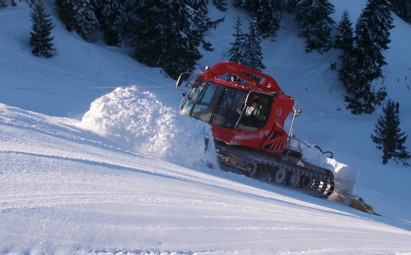 Снегоуплотнительная машина Pisten Bully 600 w