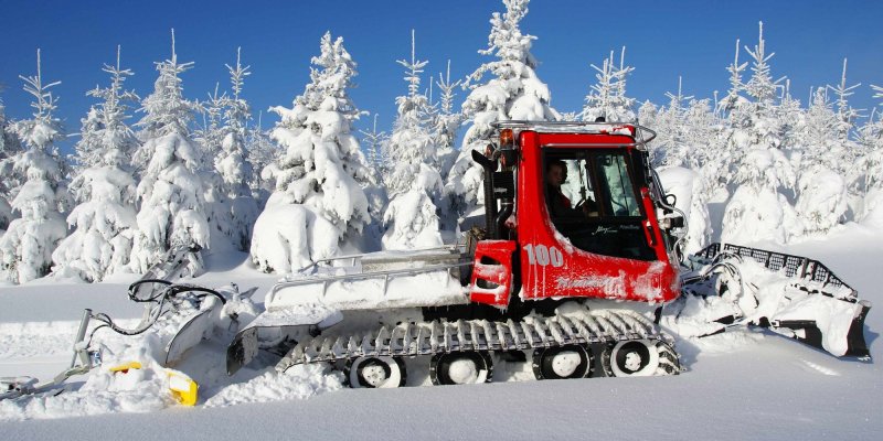 Ратрак (Pisten Bully 100 Indoor);