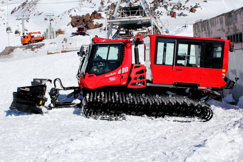 Снегоуплотнительная машина Kassbohrer Pisten Bully