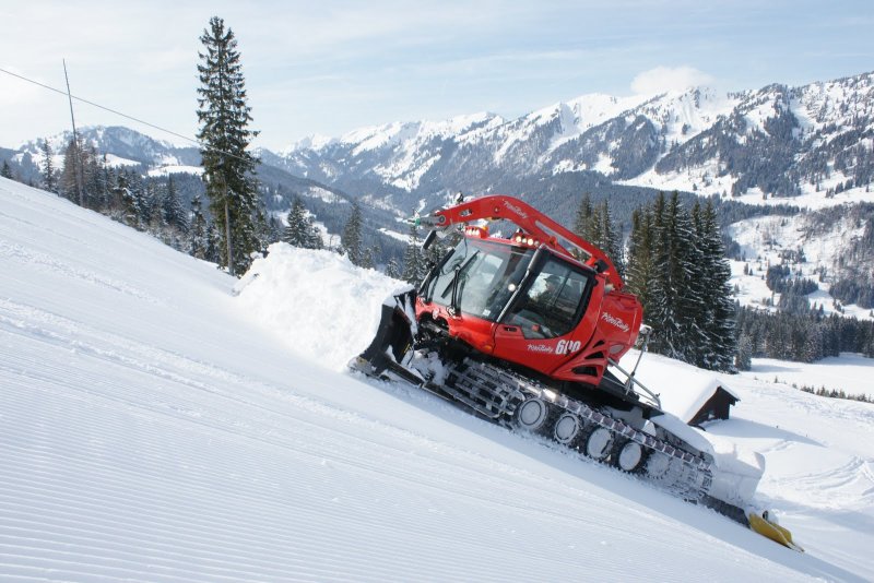 Ратрак PISTENBULLY 600