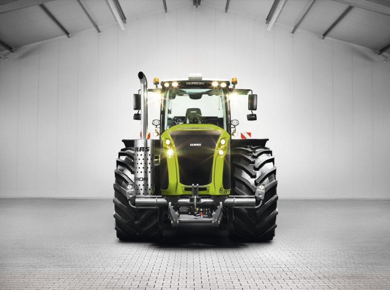 CLAAS Xerion спецтехника