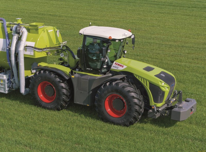 Трактор CLAAS