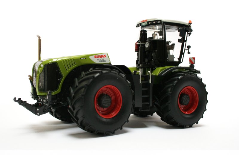 Трактор CLAAS Xerion 5000